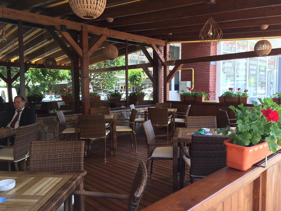 Locatie relaxanta terasa